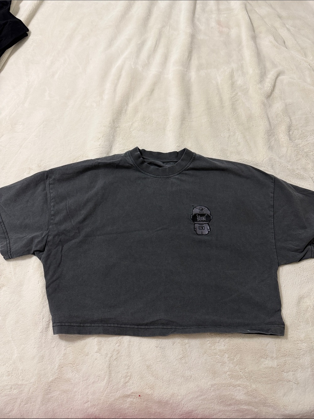 Men's Black Graphic Cropped T-Shirt